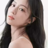 강민아