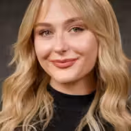 Alyvia Alyn Lind