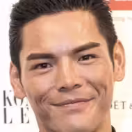 向佐